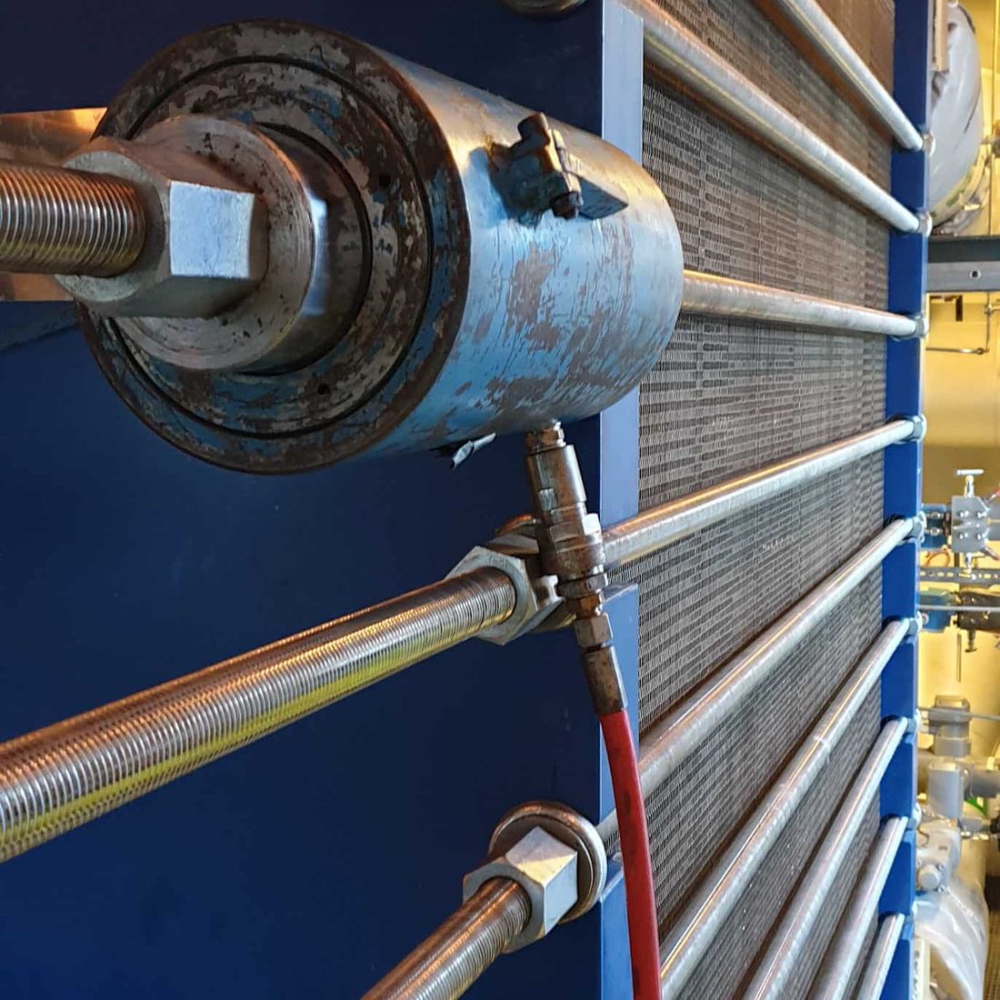 Hydraulisk jekk for sammenspenning